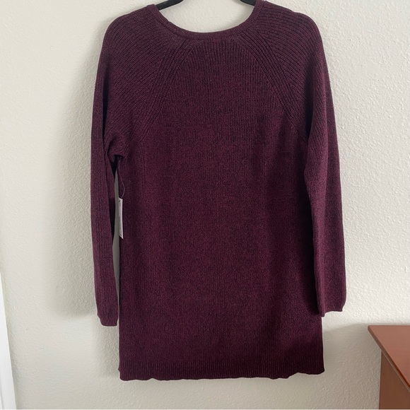 a.n.a Knit V Neck High Low Sweater - Picture 2 of 9